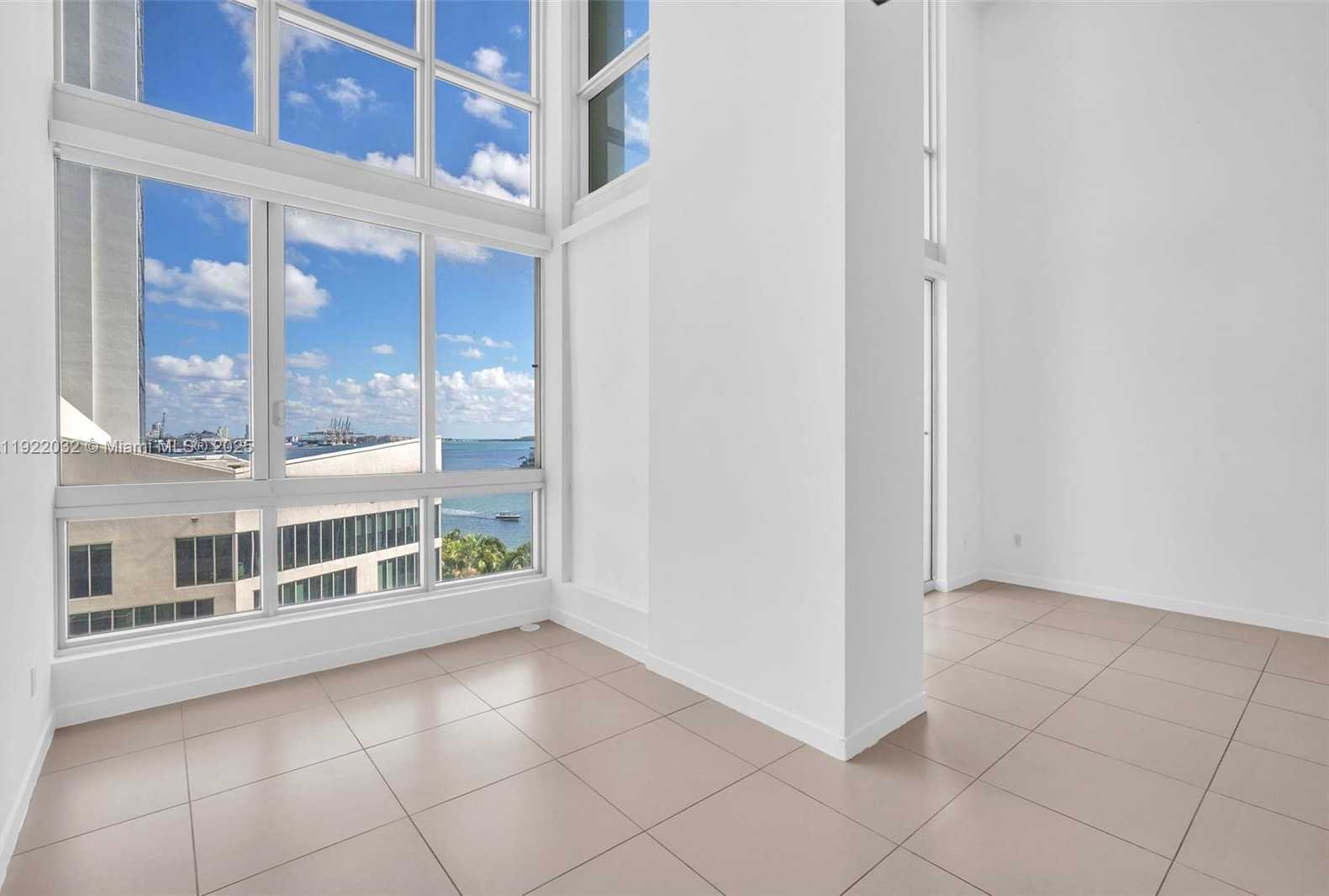Small Image of 300 SOUTH BISCAYNE BLVD #L-822, Miami Number 12