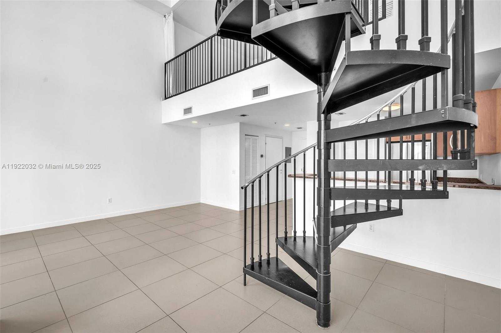 Small Image of 300 SOUTH BISCAYNE BLVD #L-822, Miami Number 17