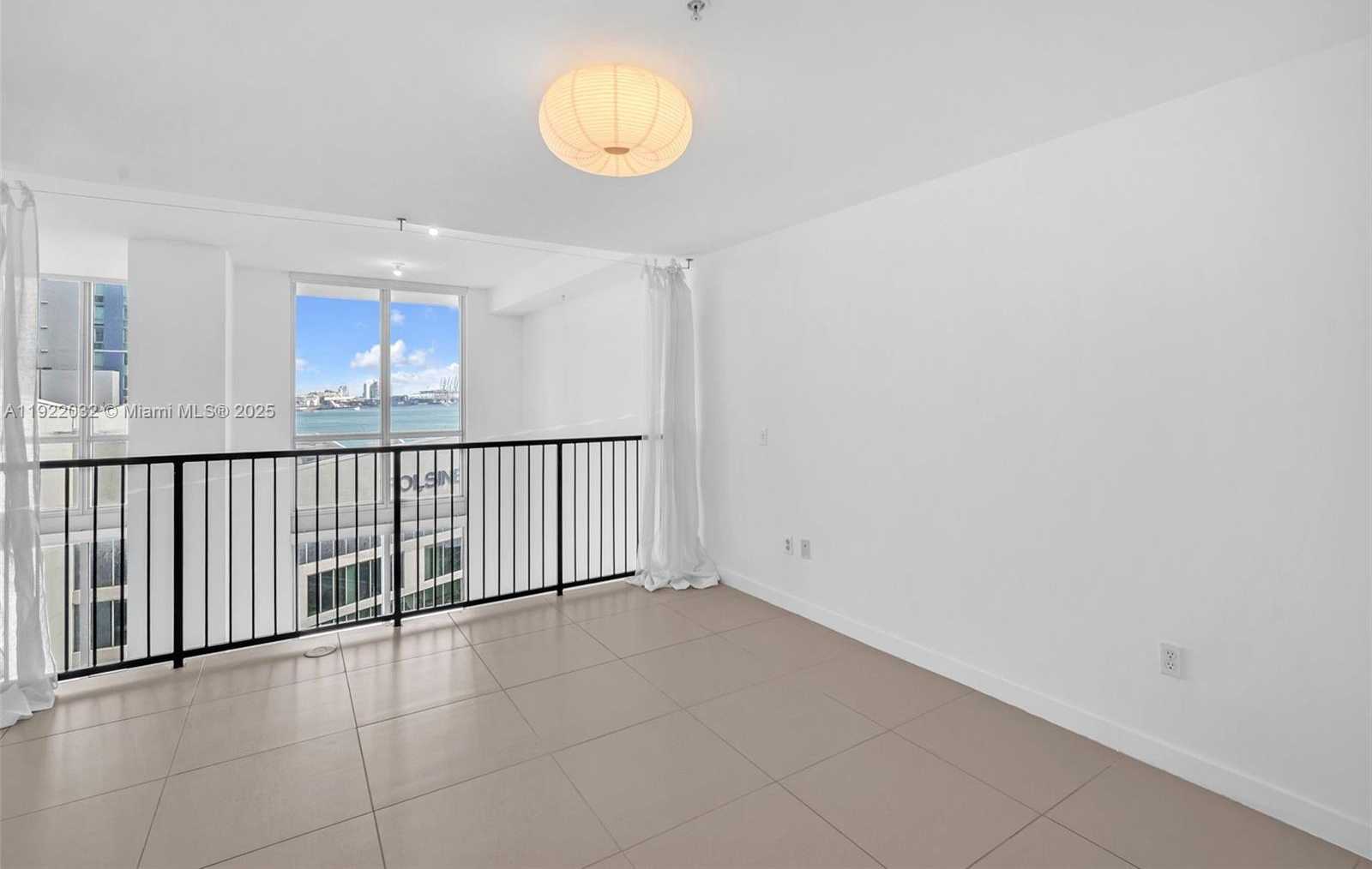 Small Image of 300 SOUTH BISCAYNE BLVD #L-822, Miami Number 22