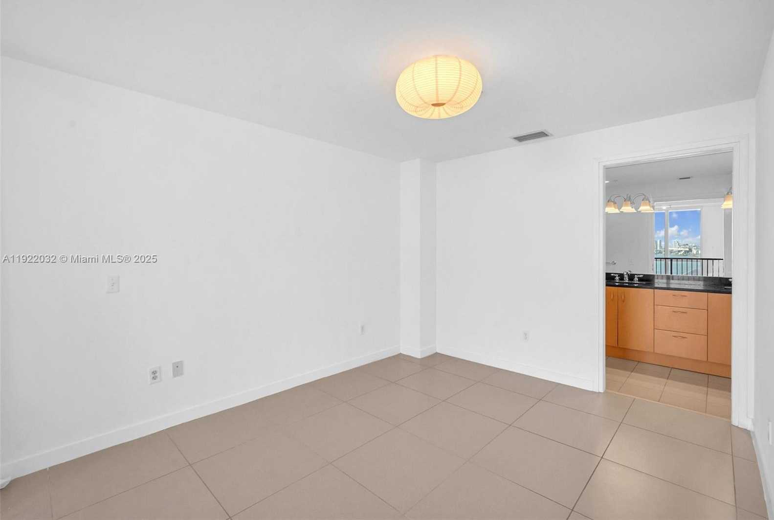 Small Image of 300 SOUTH BISCAYNE BLVD #L-822, Miami Number 23