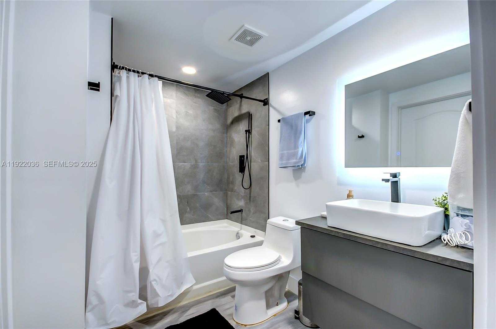 Small Image of 5077 NORTH WEST 7TH ST #1216, Miami Number 25