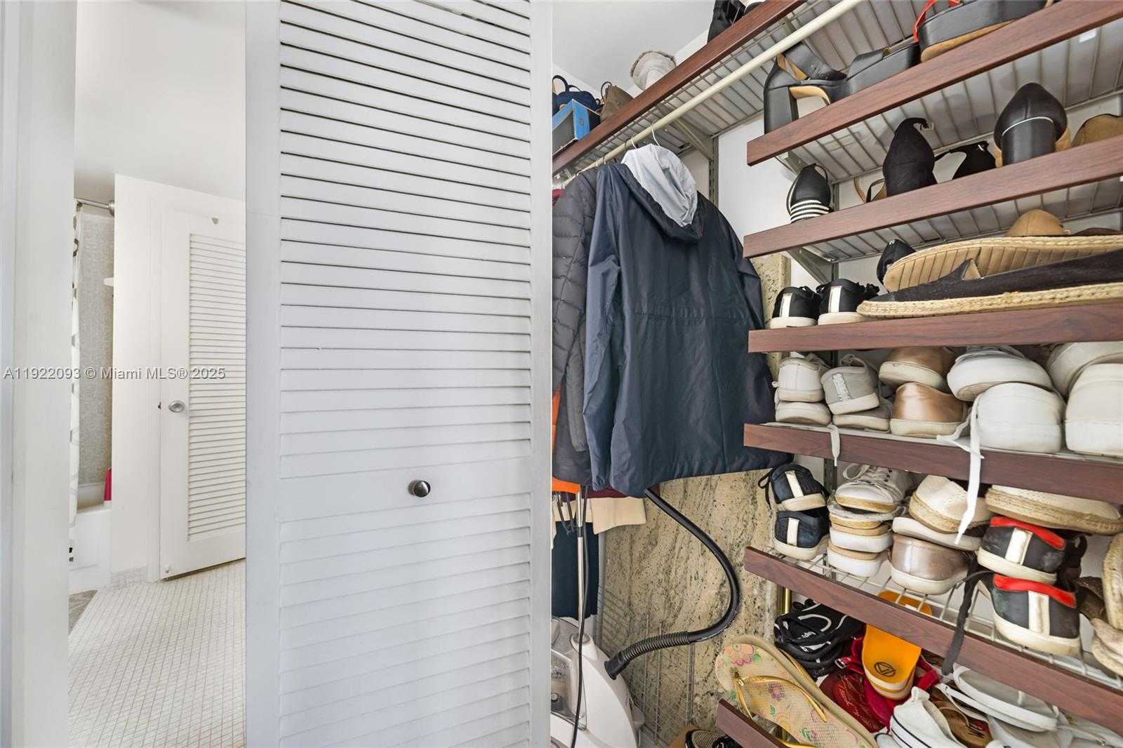 Small Image of 1200 WEST AVE #PH15, Miami Beach Number 11