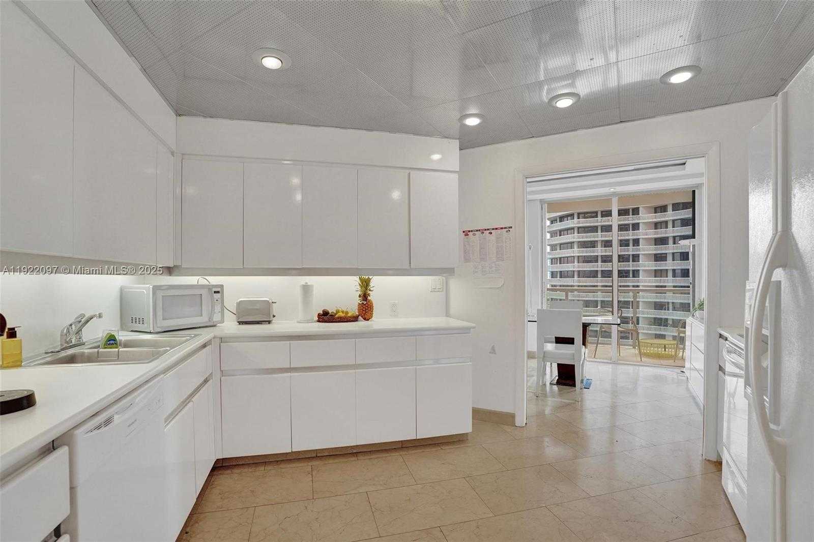 Small Image of 4000 ISLAND BLVD #1007, Aventura Number 19