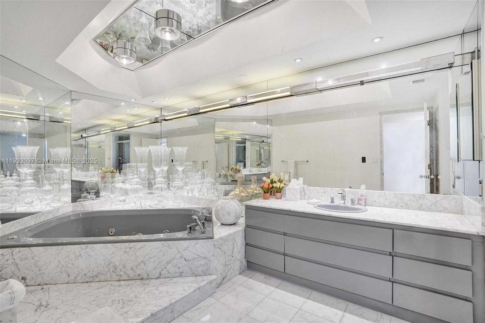 Small Image of 4000 ISLAND BLVD #1007, Aventura Number 28