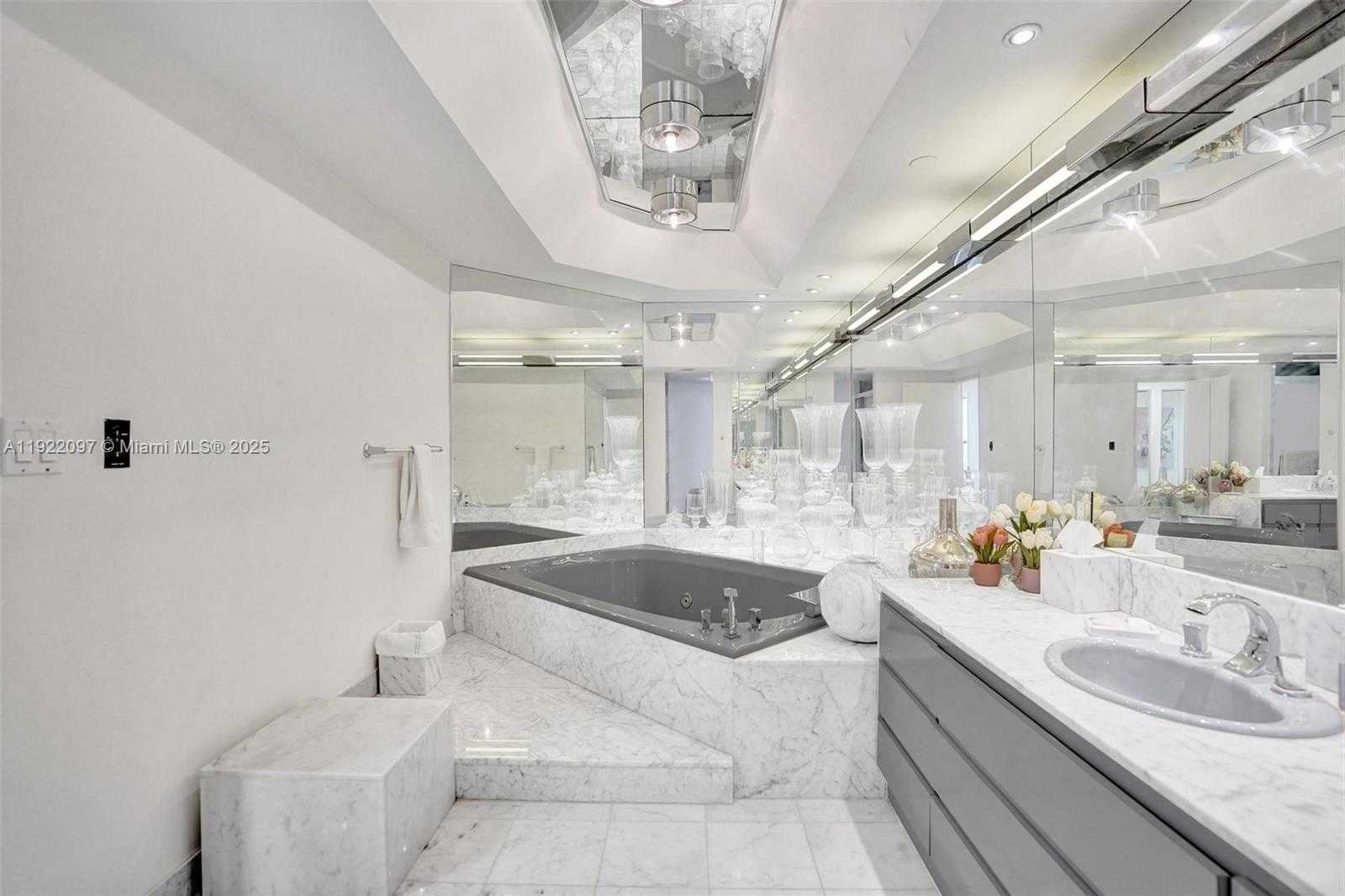 Small Image of 4000 ISLAND BLVD #1007, Aventura Number 29