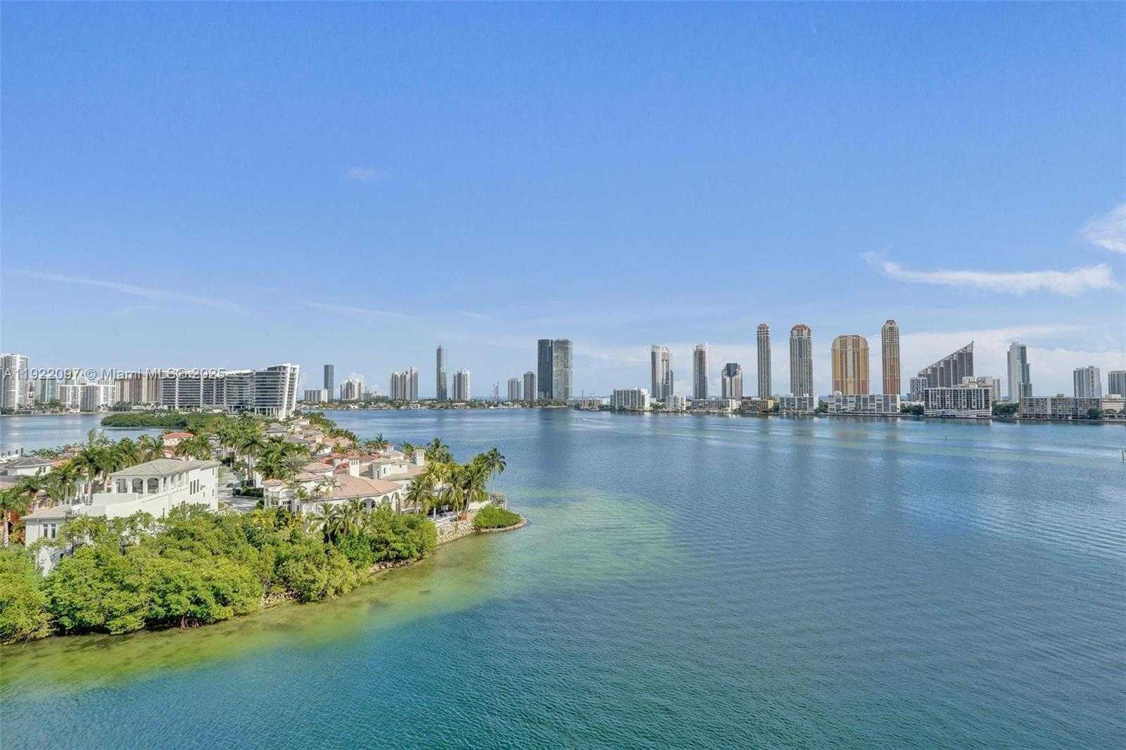 Small Image of 4000 ISLAND BLVD #1007, Aventura Number 3