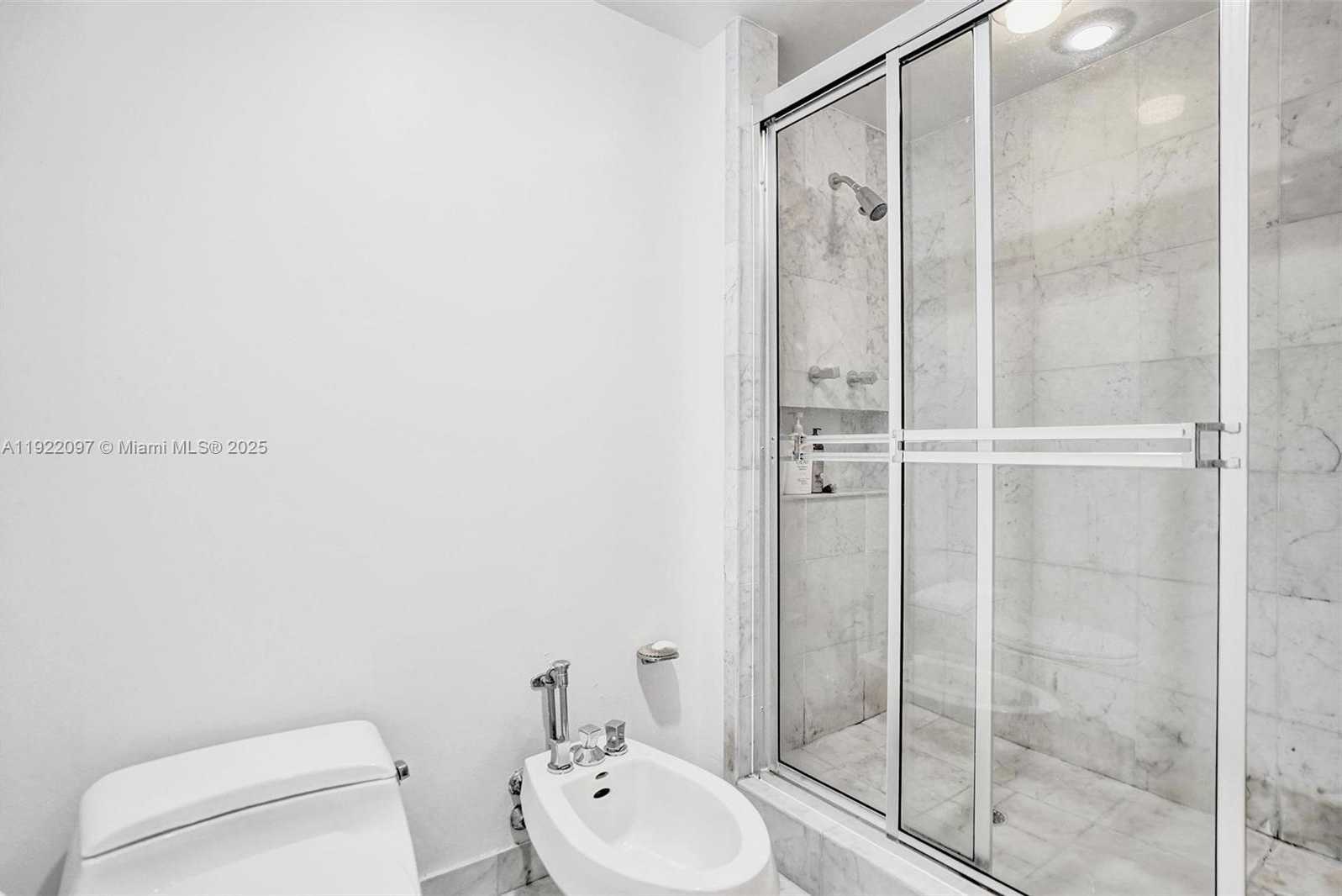 Small Image of 4000 ISLAND BLVD #1007, Aventura Number 39