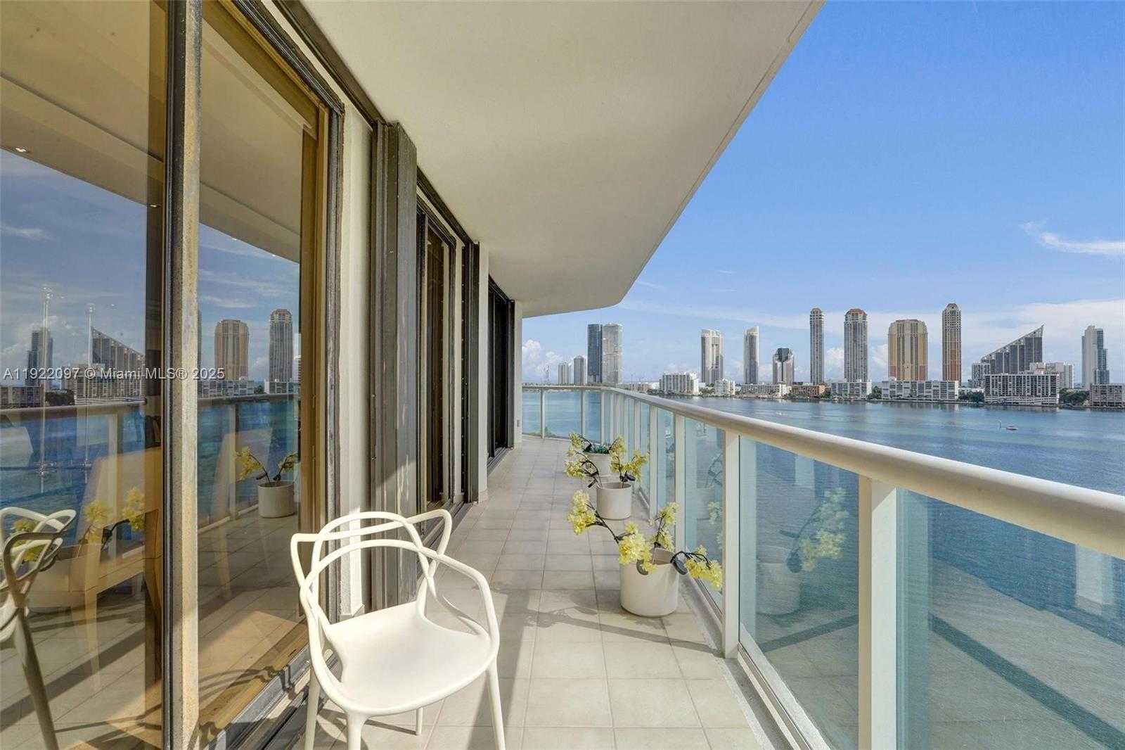 Small Image of 4000 ISLAND BLVD #1007, Aventura Number 40