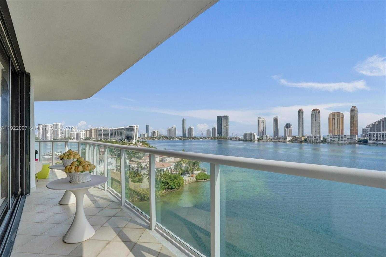 Small Image of 4000 ISLAND BLVD #1007, Aventura Number 43