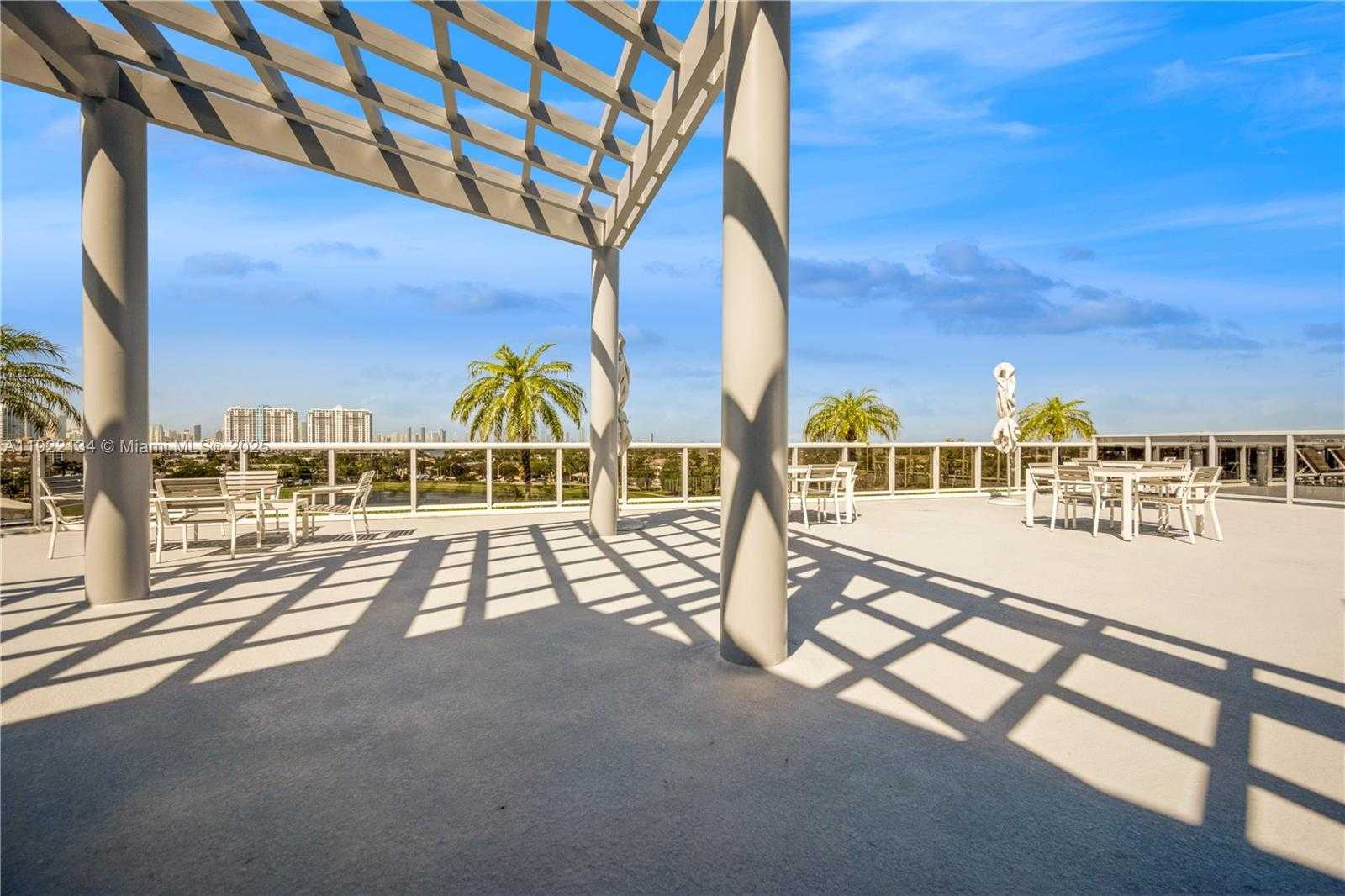Small Image of 2001 MERIDIAN AVE #512, Miami Beach Number 21