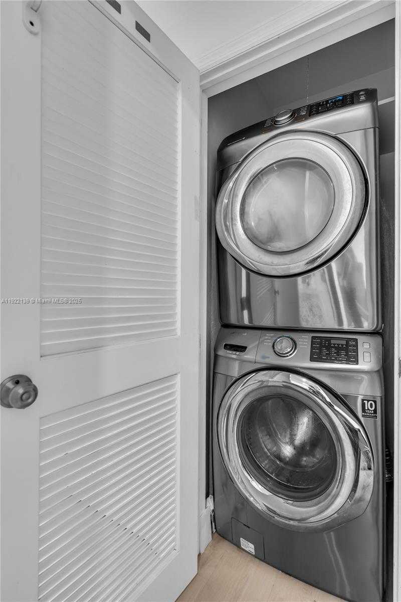 Small Image of 1052 JEFFERSON AVE #5, Miami Beach Number 14