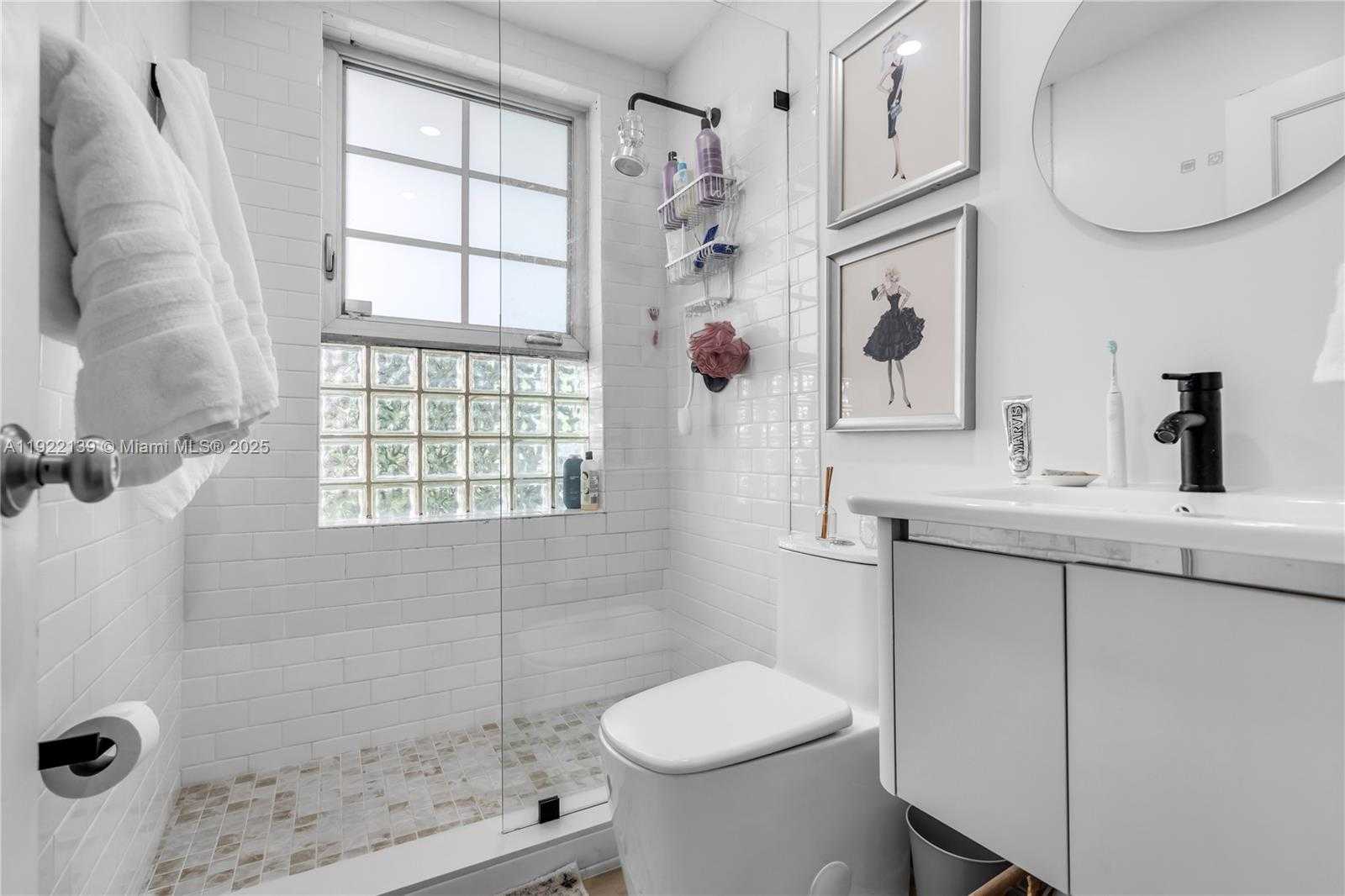 Small Image of 1052 JEFFERSON AVE #5, Miami Beach Number 15