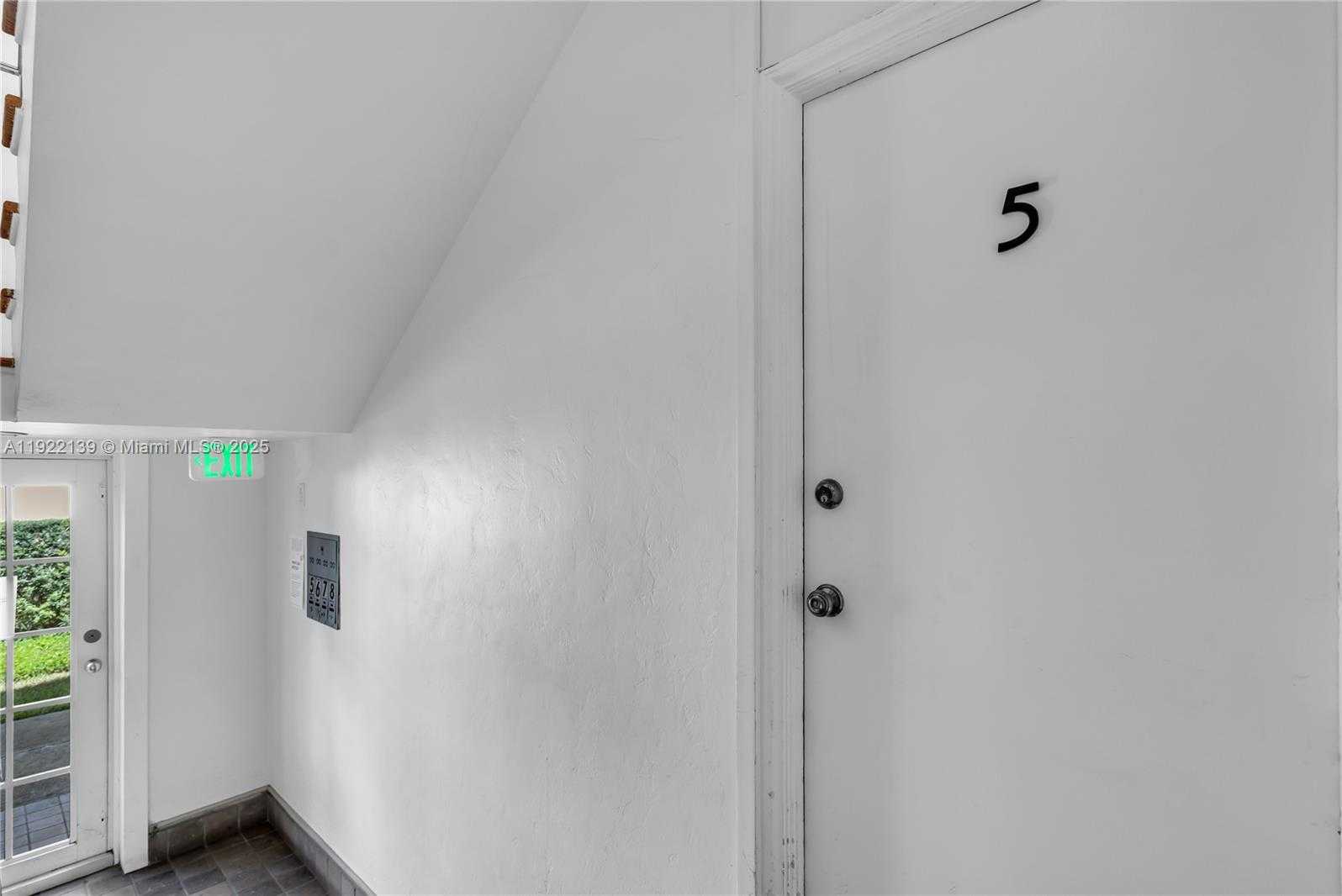 Small Image of 1052 JEFFERSON AVE #5, Miami Beach Number 16