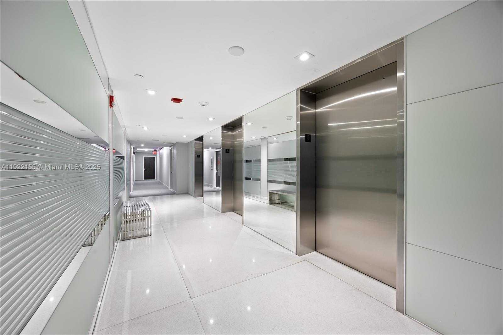 Imagen de Pequeño Objeto