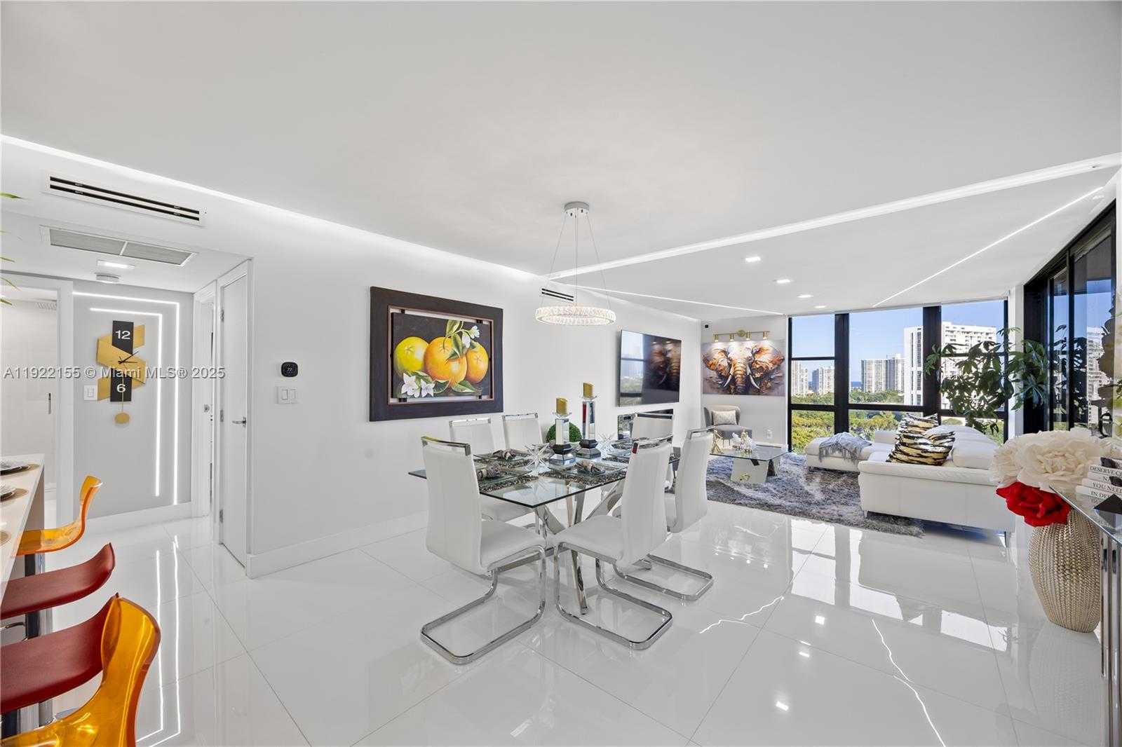 Imagen de Pequeño Objeto