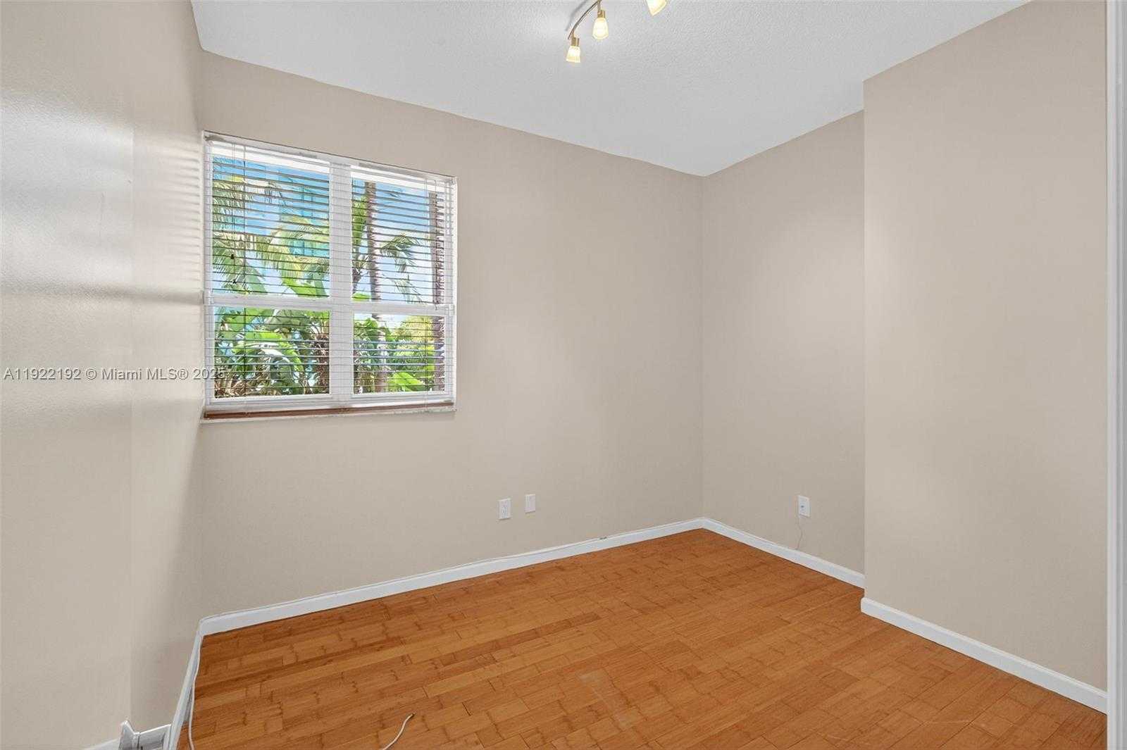 Small Image of 5970 INDIAN CREEK DR #203, Miami Beach Number 30