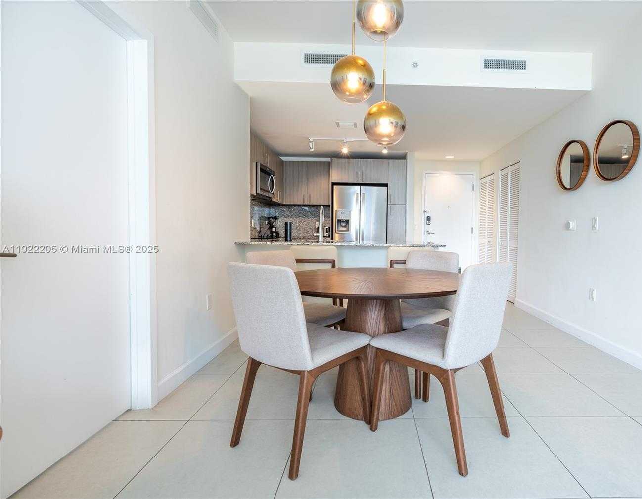 Small Image of Doral Number 10