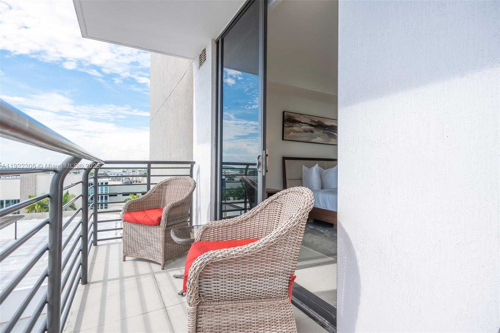 Small Image of Doral Number 11