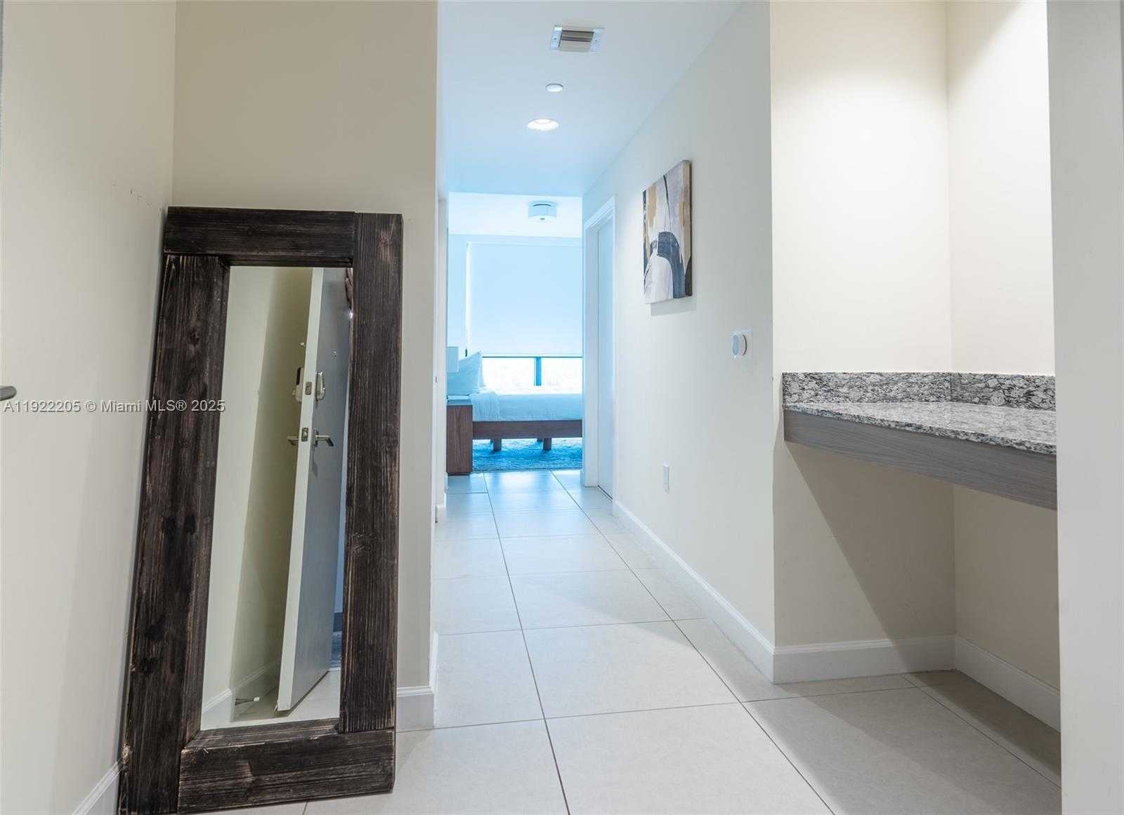 Small Image of Doral Number 14