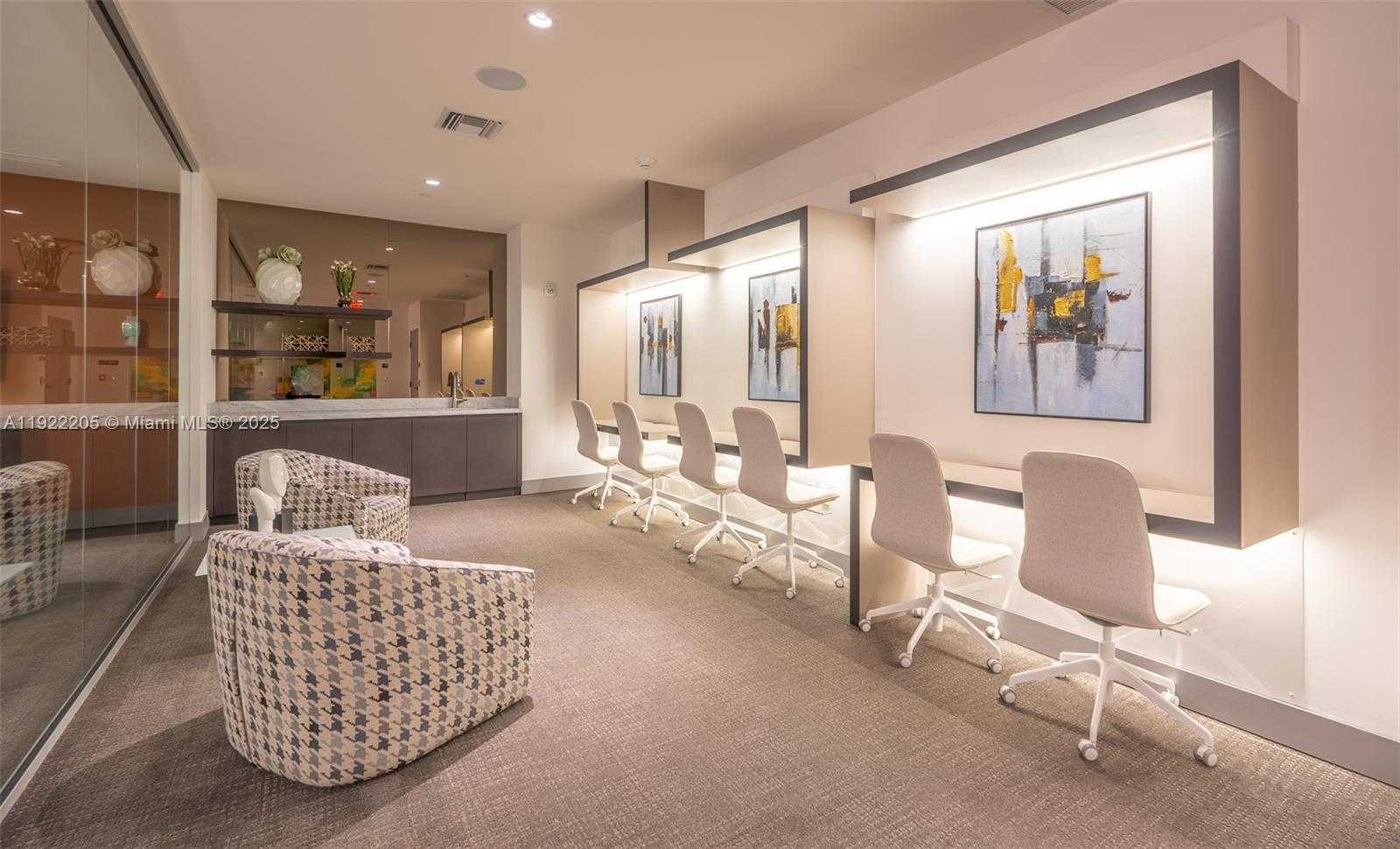 Small Image of Doral Number 17