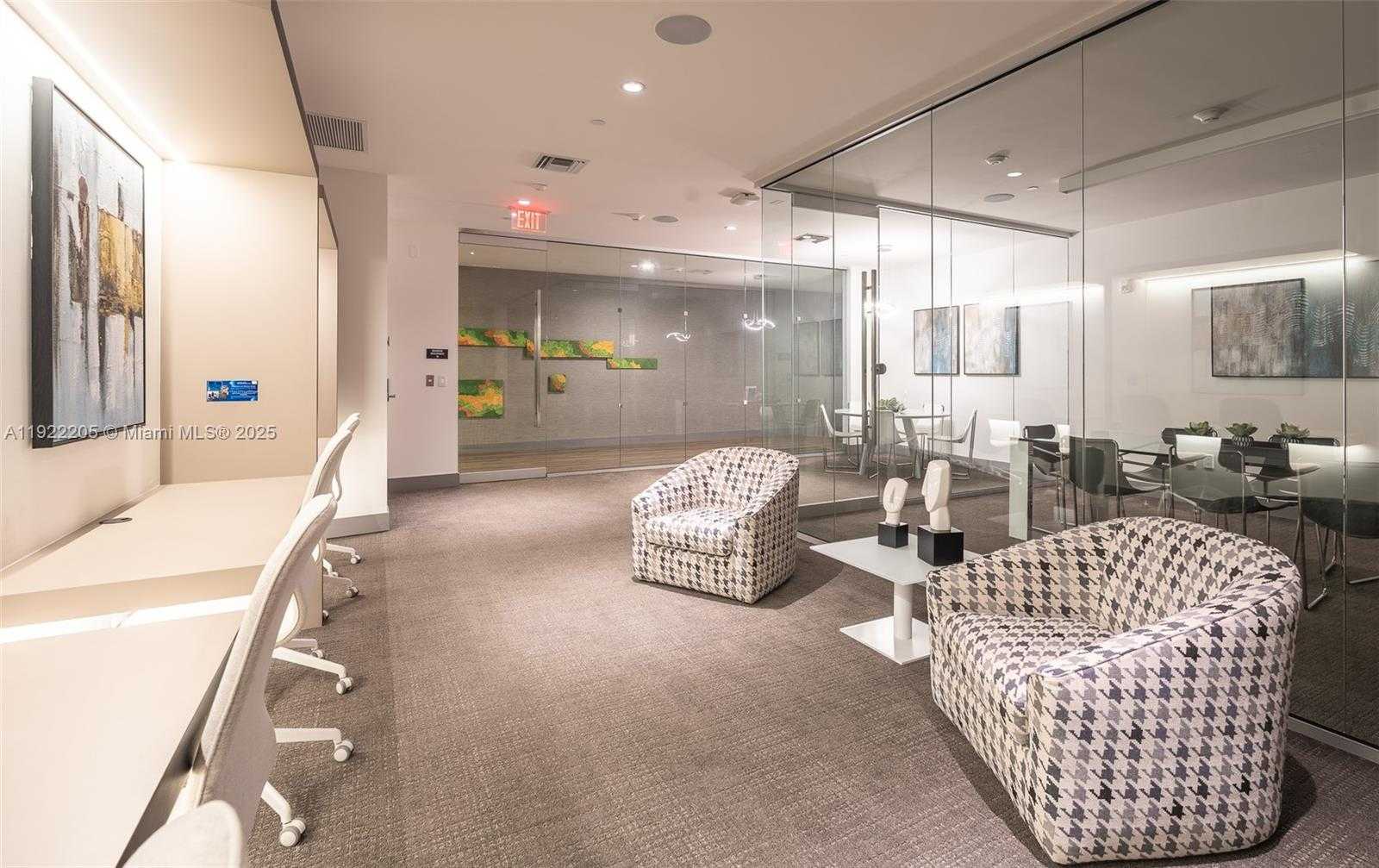 Small Image of Doral Number 18