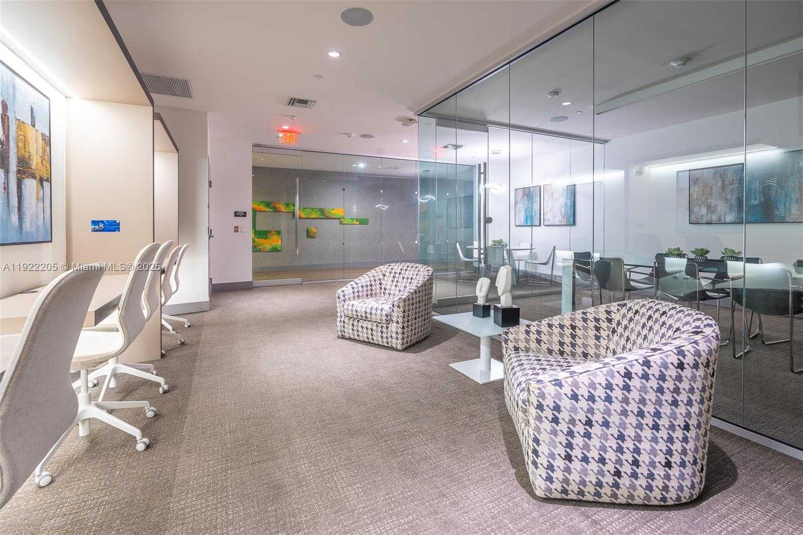 Small Image of Doral Number 19