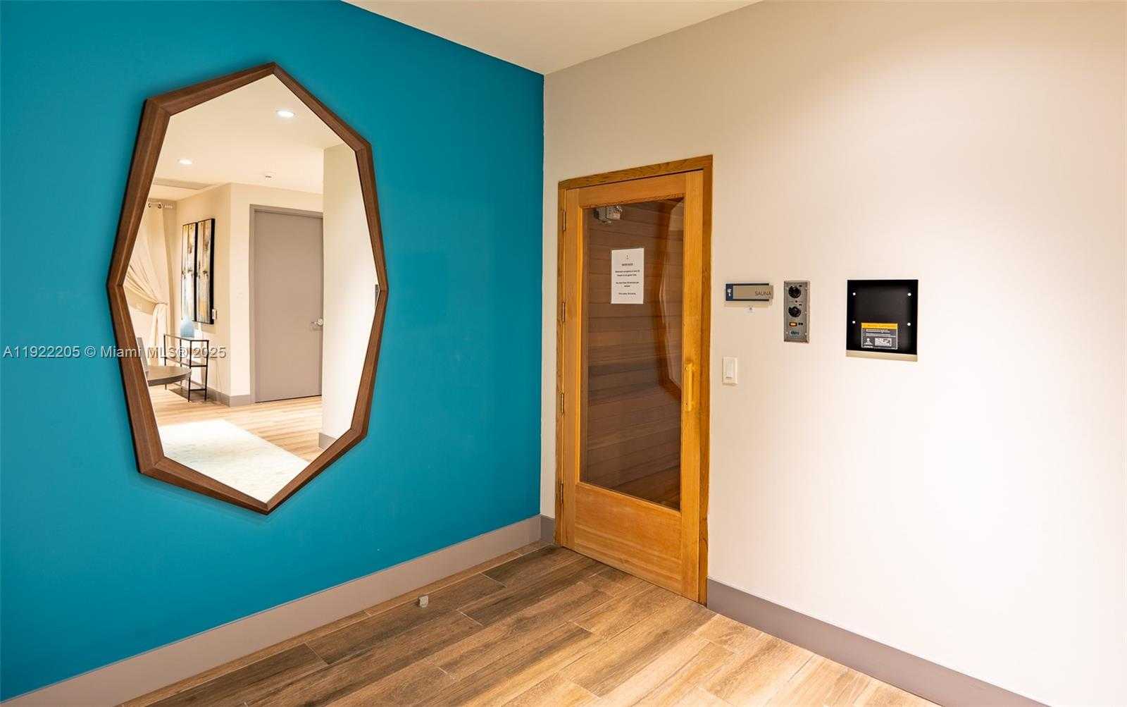 Small Image of Doral Number 24