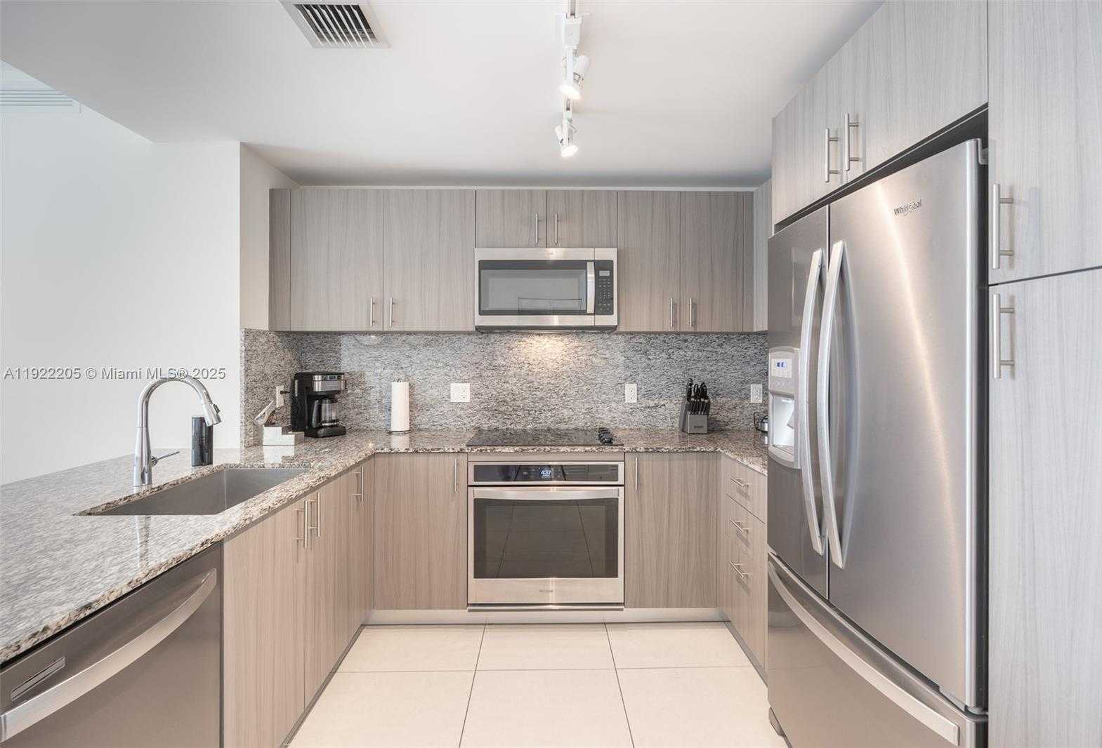 Small Image of Doral Number 5