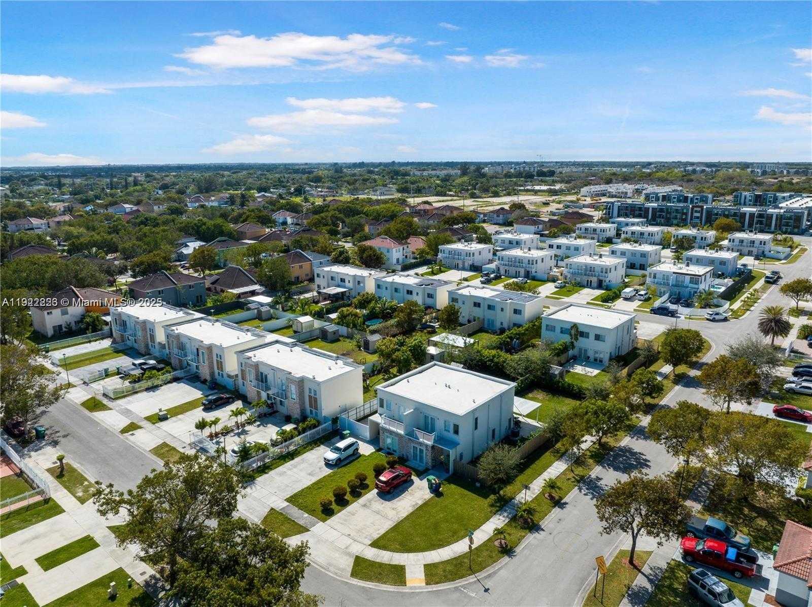 Small Image of 26116 SOUTH WEST 134TH PL, Homestead Number 35