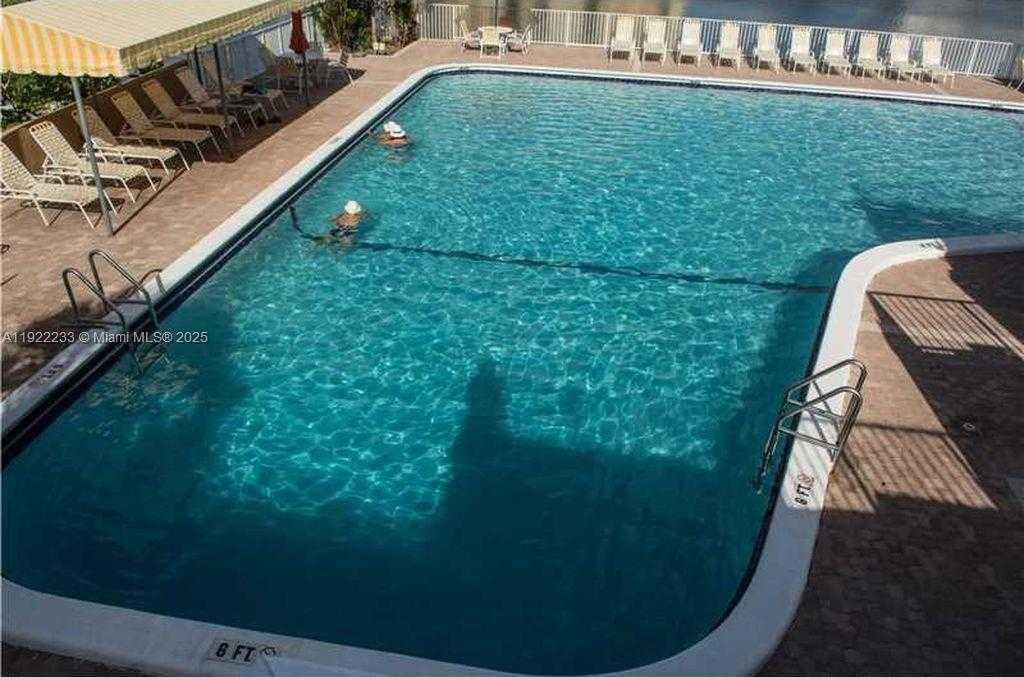 Small Image of 1833 SOUTH OCEAN DR #607, Hallandale Beach Number 8