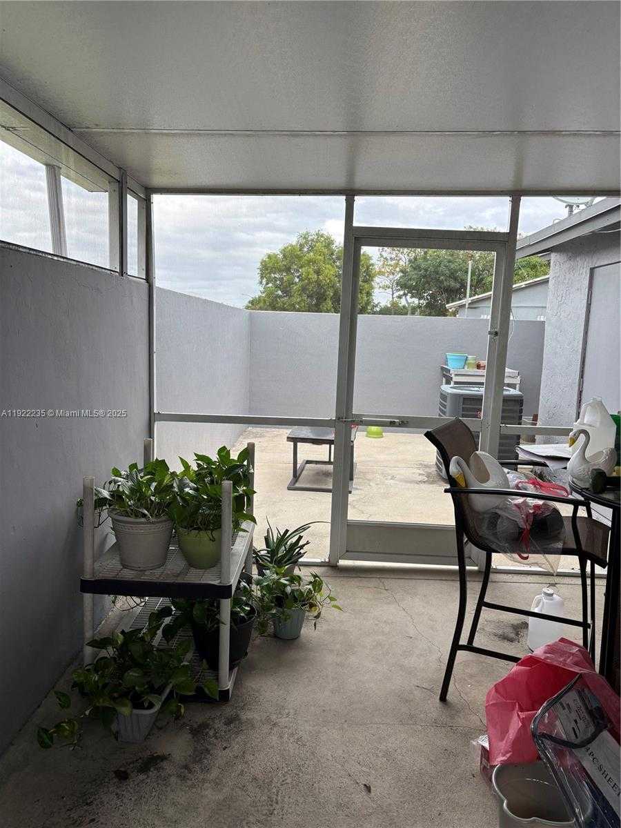 Small Image of 11421 SOUTH WEST 150TH DR, Miami Number 6