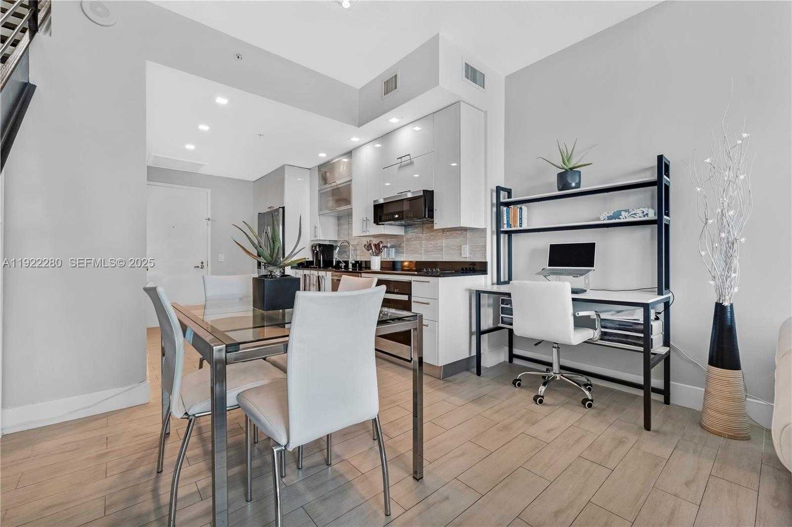 Small Image of 60 SOUTH WEST 13TH ST #3604, Miami Number 8