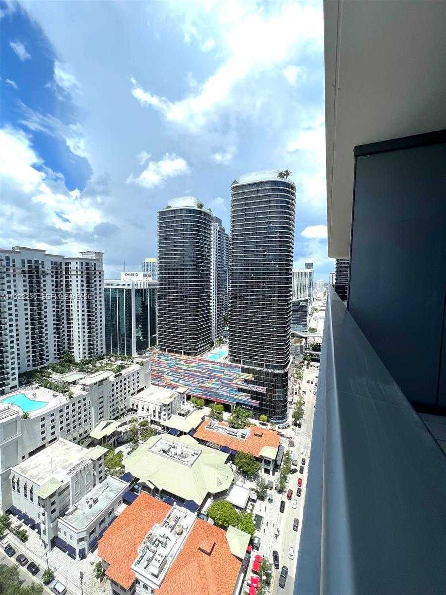 Small Image of 1000 BRICKELL PLZ #3211, Miami Number 10