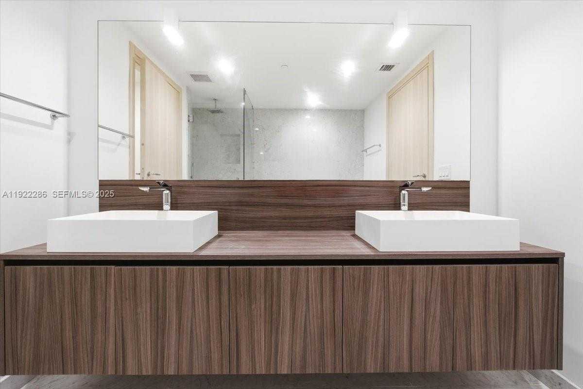 Imagen de Pequeño Objeto