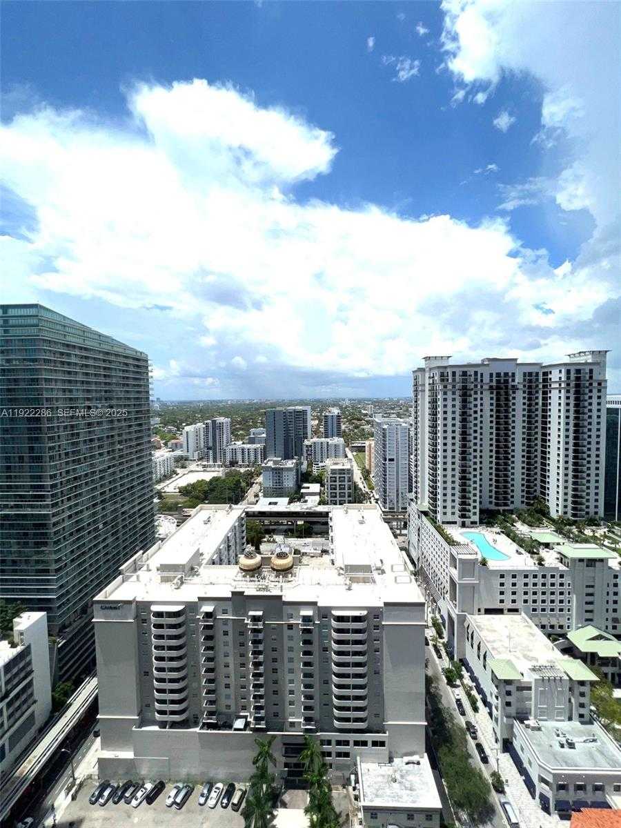 Small Image of 1000 BRICKELL PLZ #3211, Miami Number 8