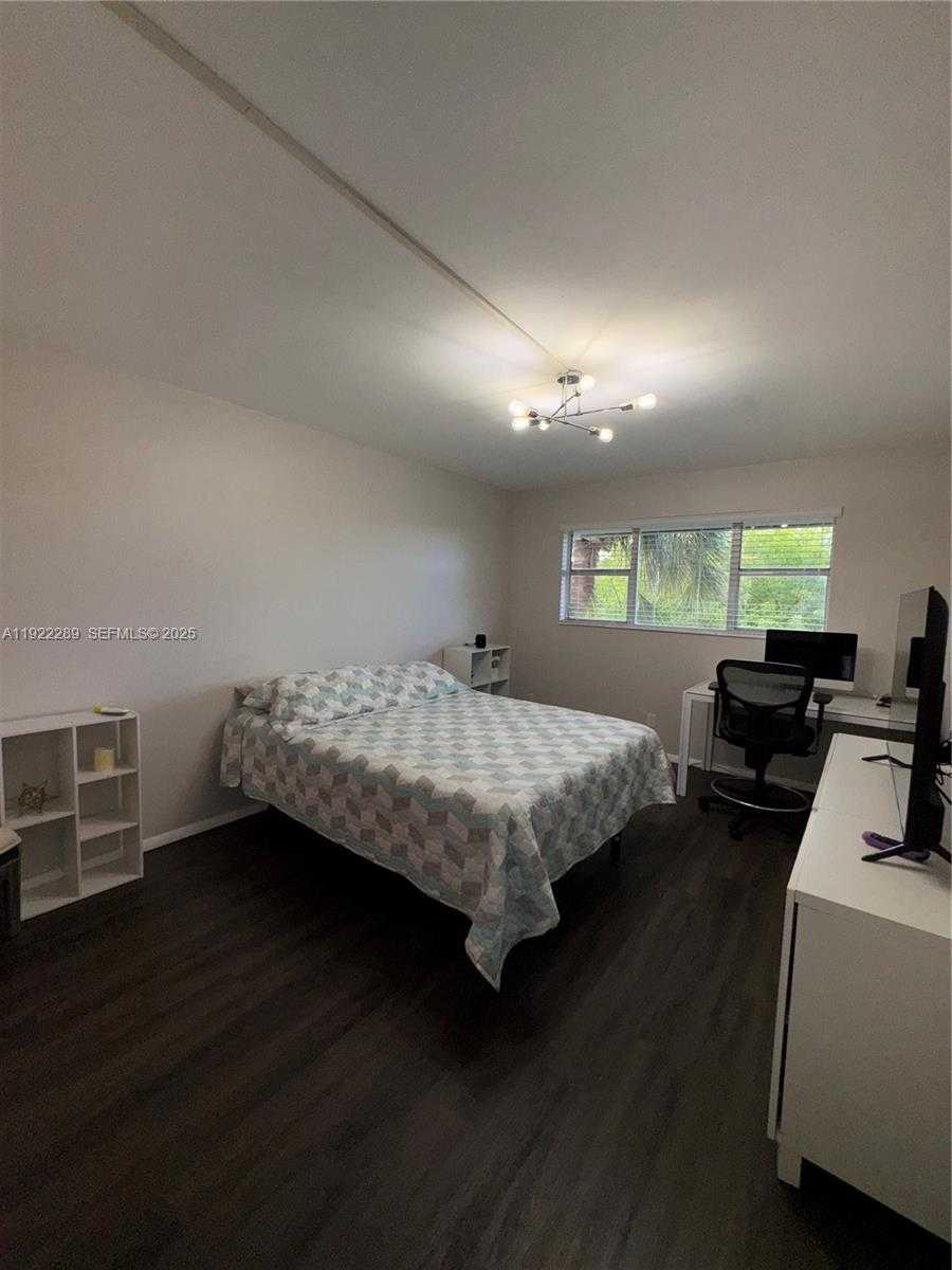Small Image of 300 LAYNE BLVD #303, Hallandale Beach Number 13