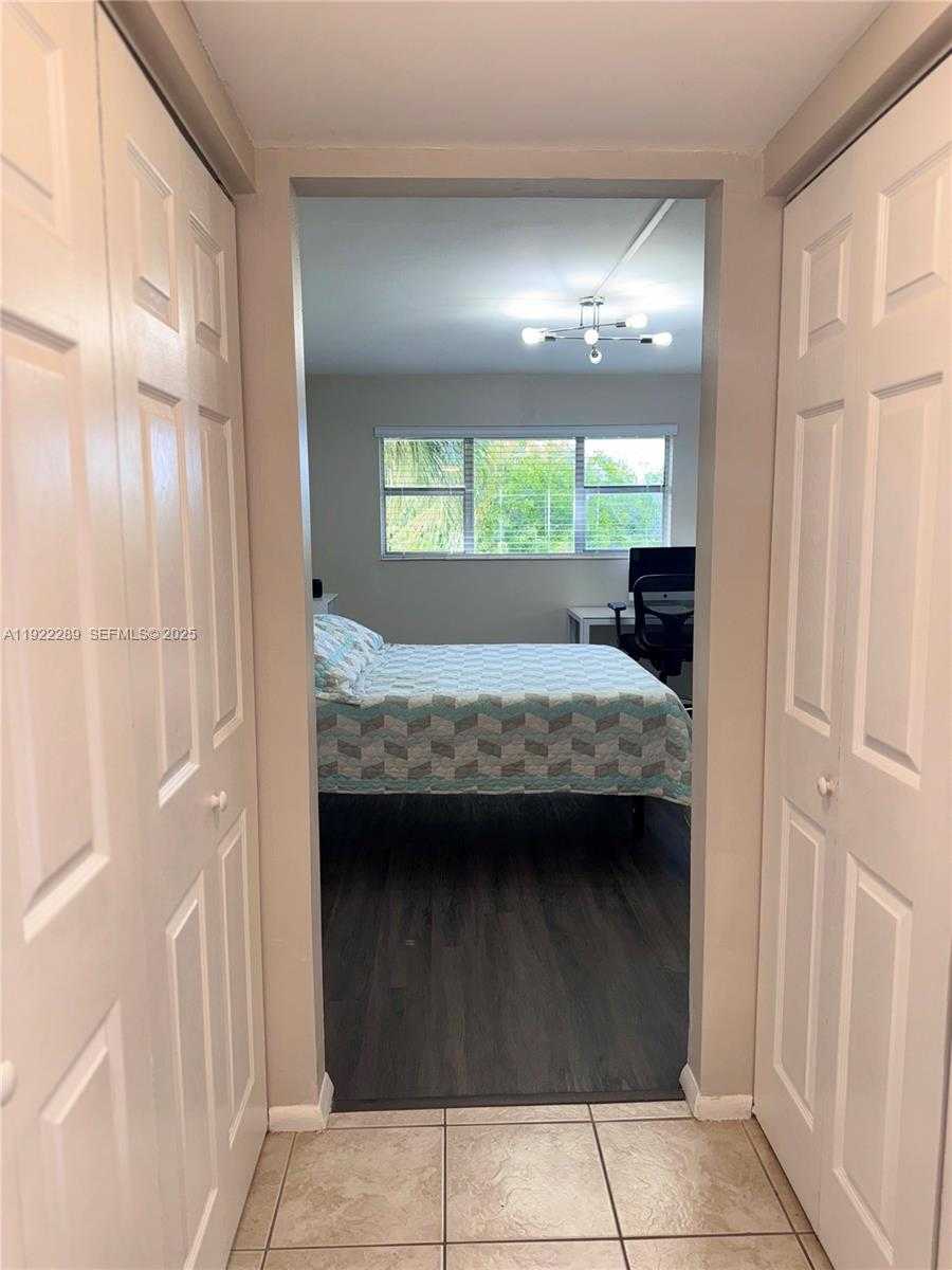 Small Image of 300 LAYNE BLVD #303, Hallandale Beach Number 15