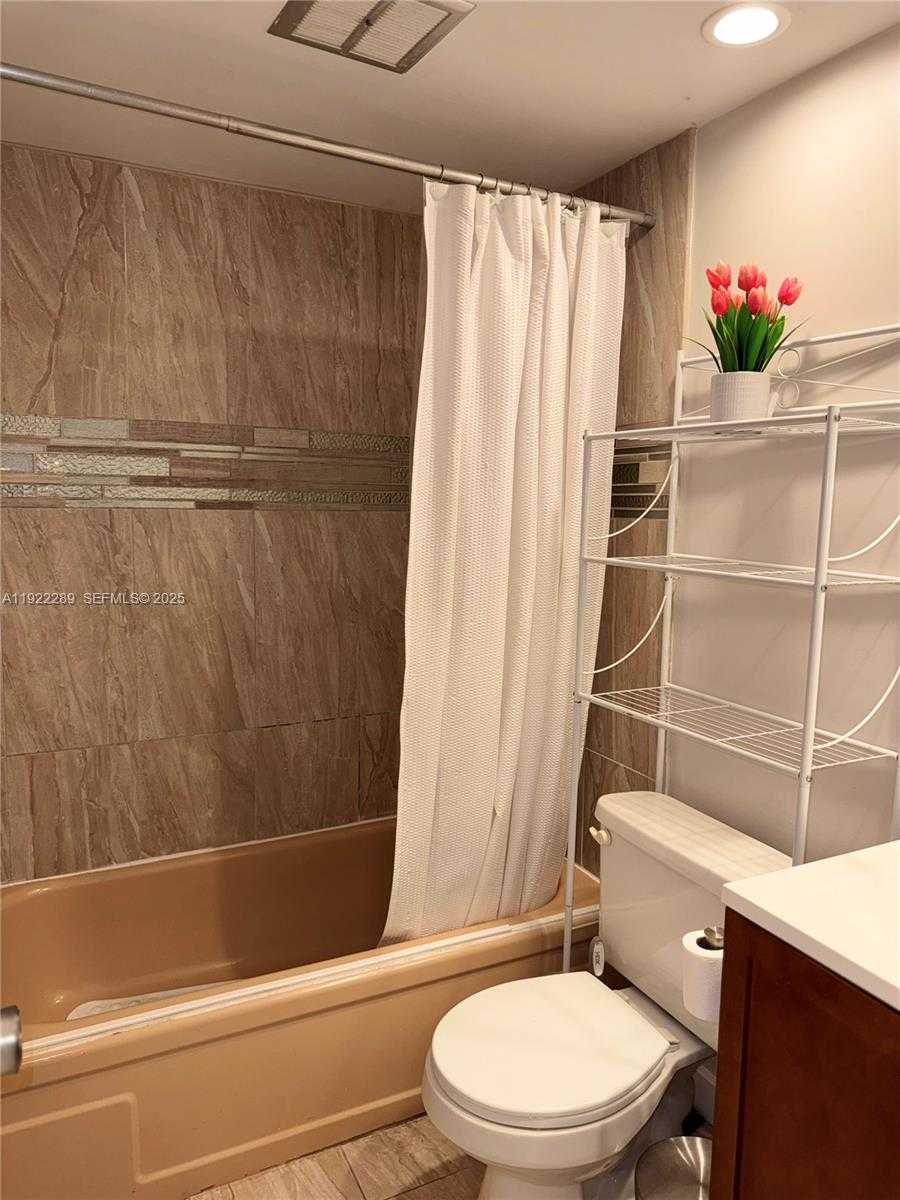 Small Image of 300 LAYNE BLVD #303, Hallandale Beach Number 18