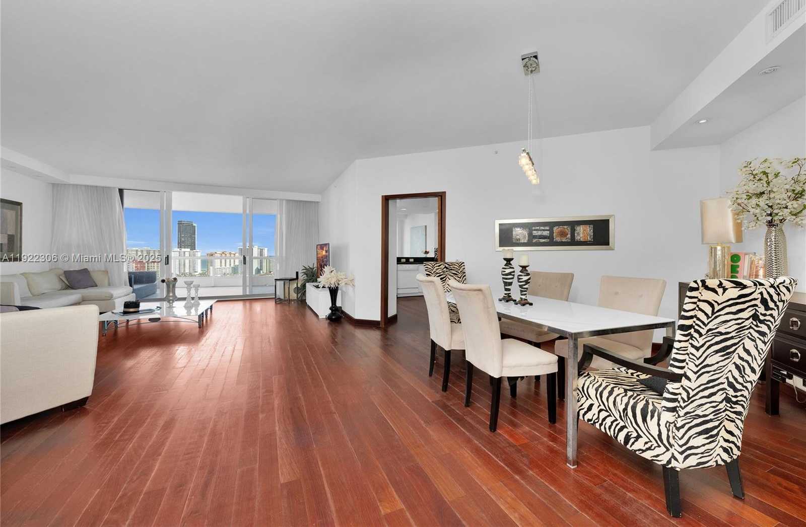 Small Image of 21050 POINT PL #2001, Aventura Number 11