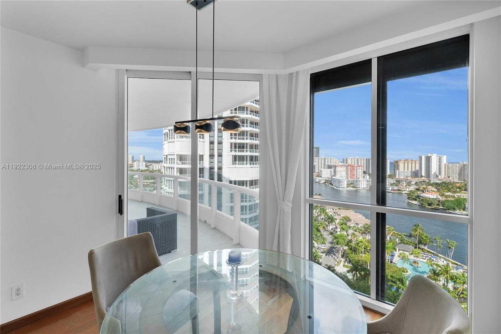 Small Image of 21050 POINT PL #2001, Aventura Number 17