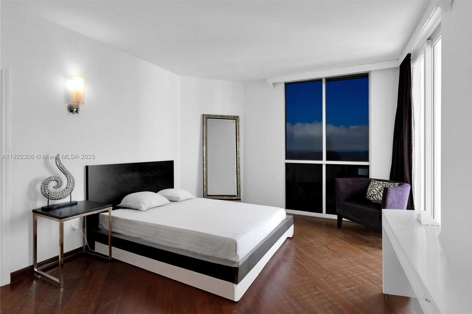 Small Image of 21050 POINT PL #2001, Aventura Number 24