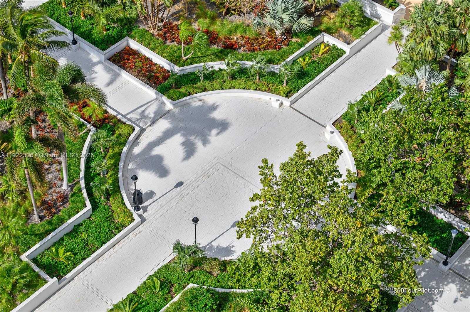 Small Image of 21050 POINT PL #2001, Aventura Number 34