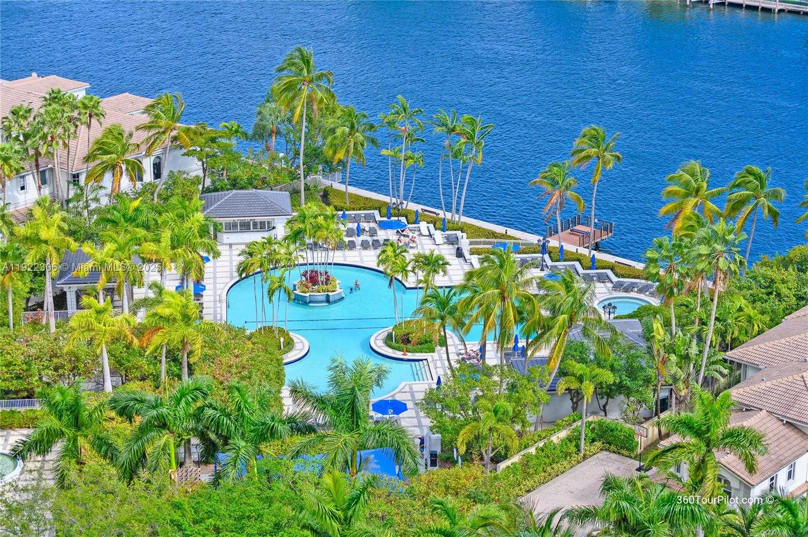 Small Image of 21050 POINT PL #2001, Aventura Number 35