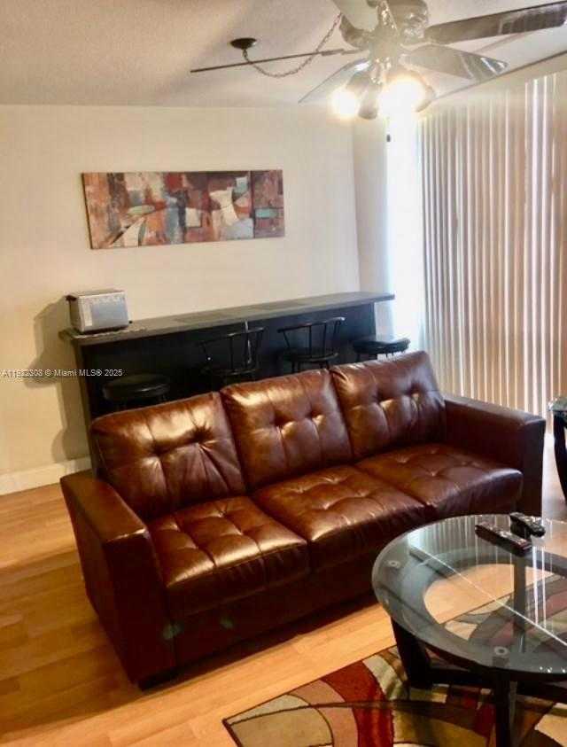 Small Image of 900 BAY DR #513, Miami Beach Number 3