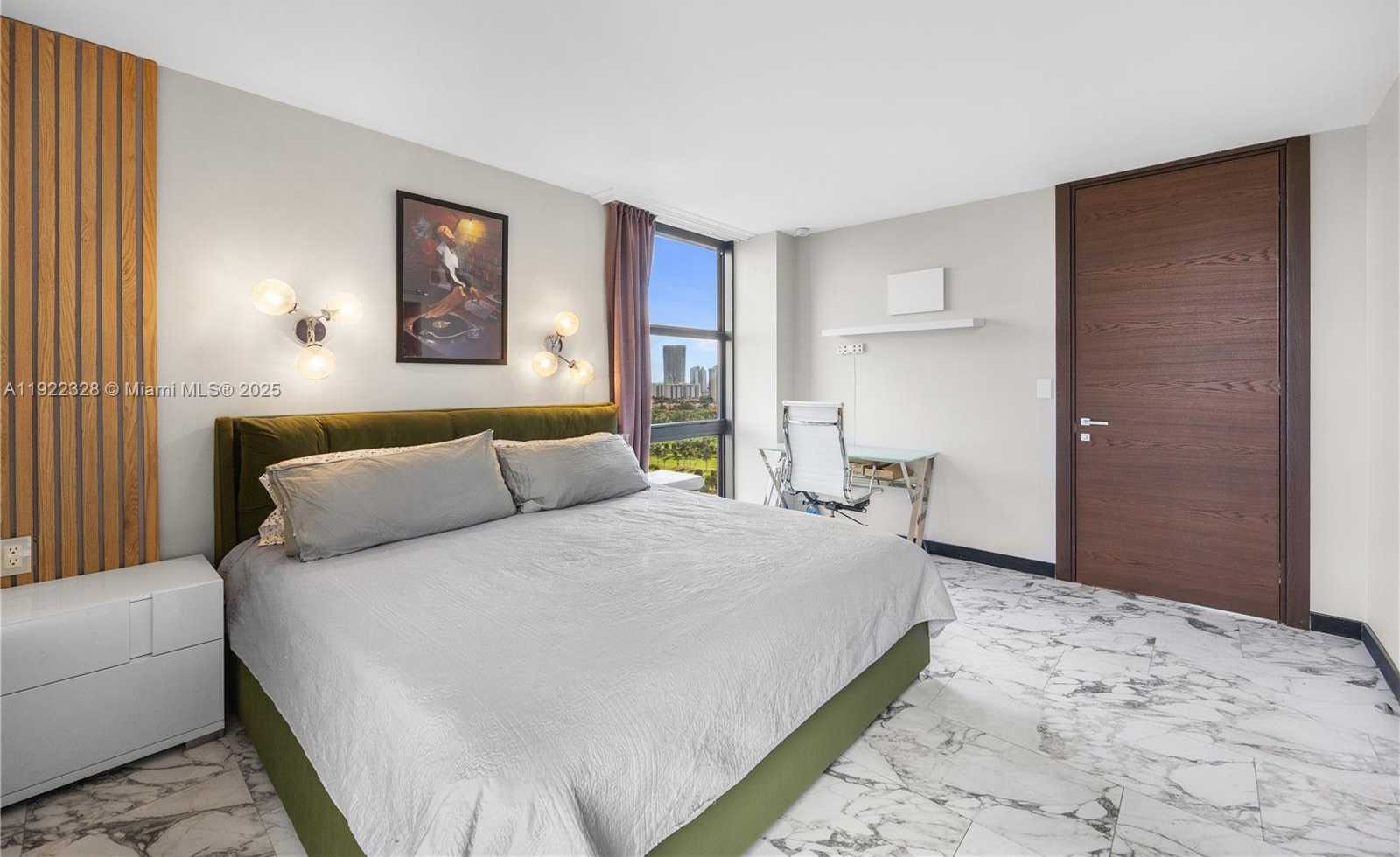 Imagen de Pequeño Objeto