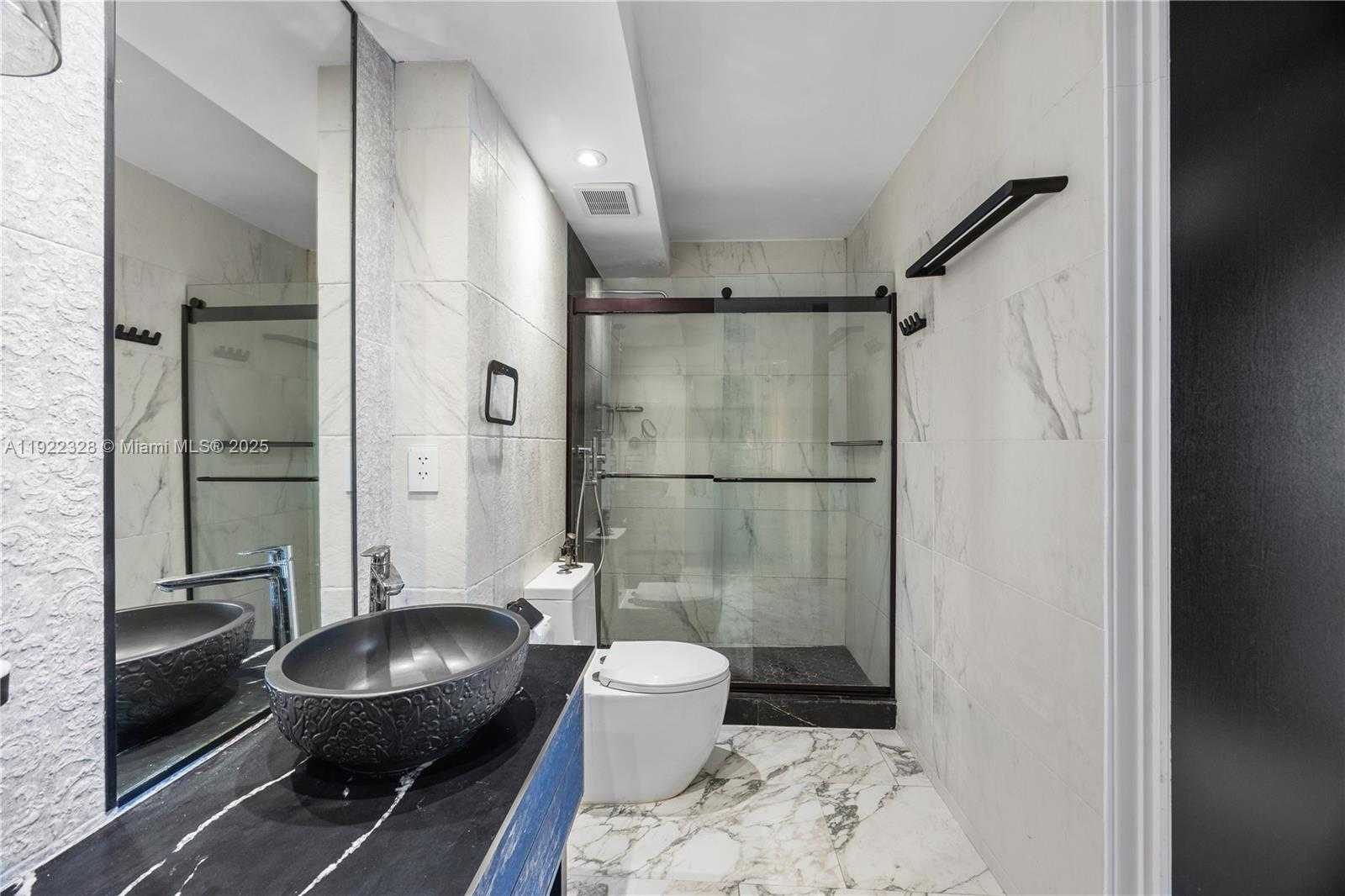 Imagen de Pequeño Objeto