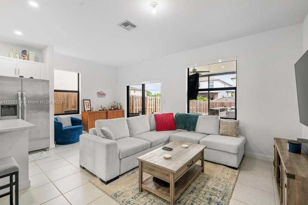 Small Image of 25217 SOUTH WEST 107TH CT, Homestead Number 4