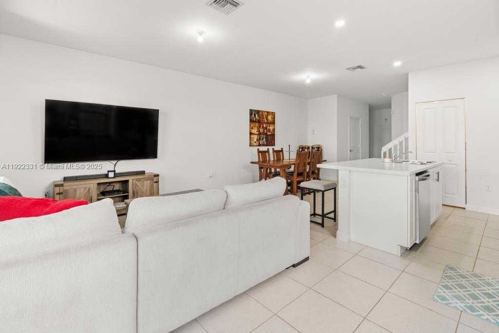 Small Image of 25217 SOUTH WEST 107TH CT, Homestead Number 5