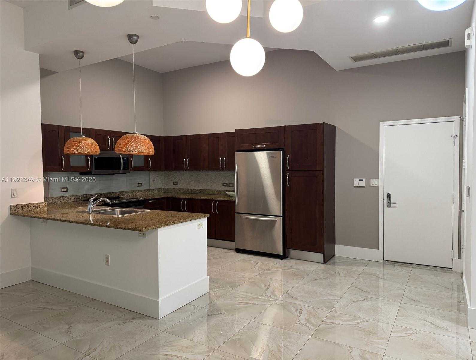 Small Image of 20000 EAST COUNTRY CLUB DR #104, Aventura Number 1