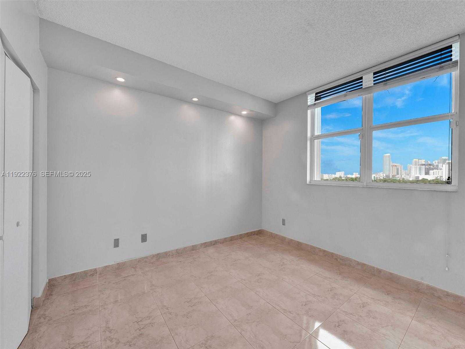 Small Image of 2475 BRICKELL AVE #804, Miami Number 13